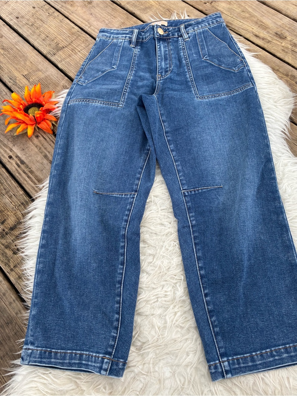 🌺Like new retails $109 Kut from the cloth High-Rise Ashton barrel jeans🌺 - Picture 2 of 8